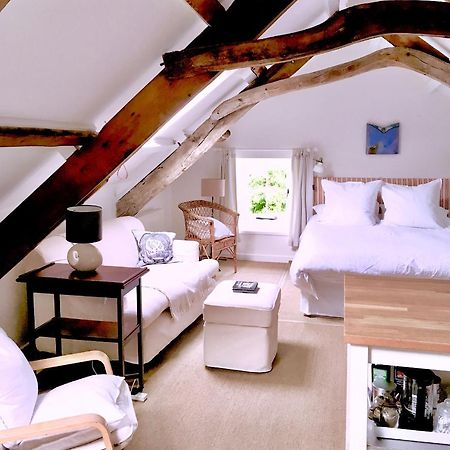 The Attic Apartment, Quay Street Studios Cardigan Ngoại thất bức ảnh