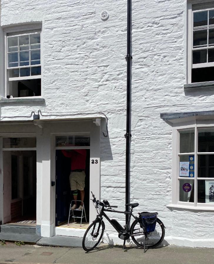 The Attic Apartment, Quay Street Studios Cardigan Ngoại thất bức ảnh