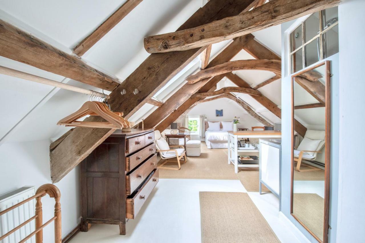 The Attic Apartment, Quay Street Studios Cardigan Ngoại thất bức ảnh