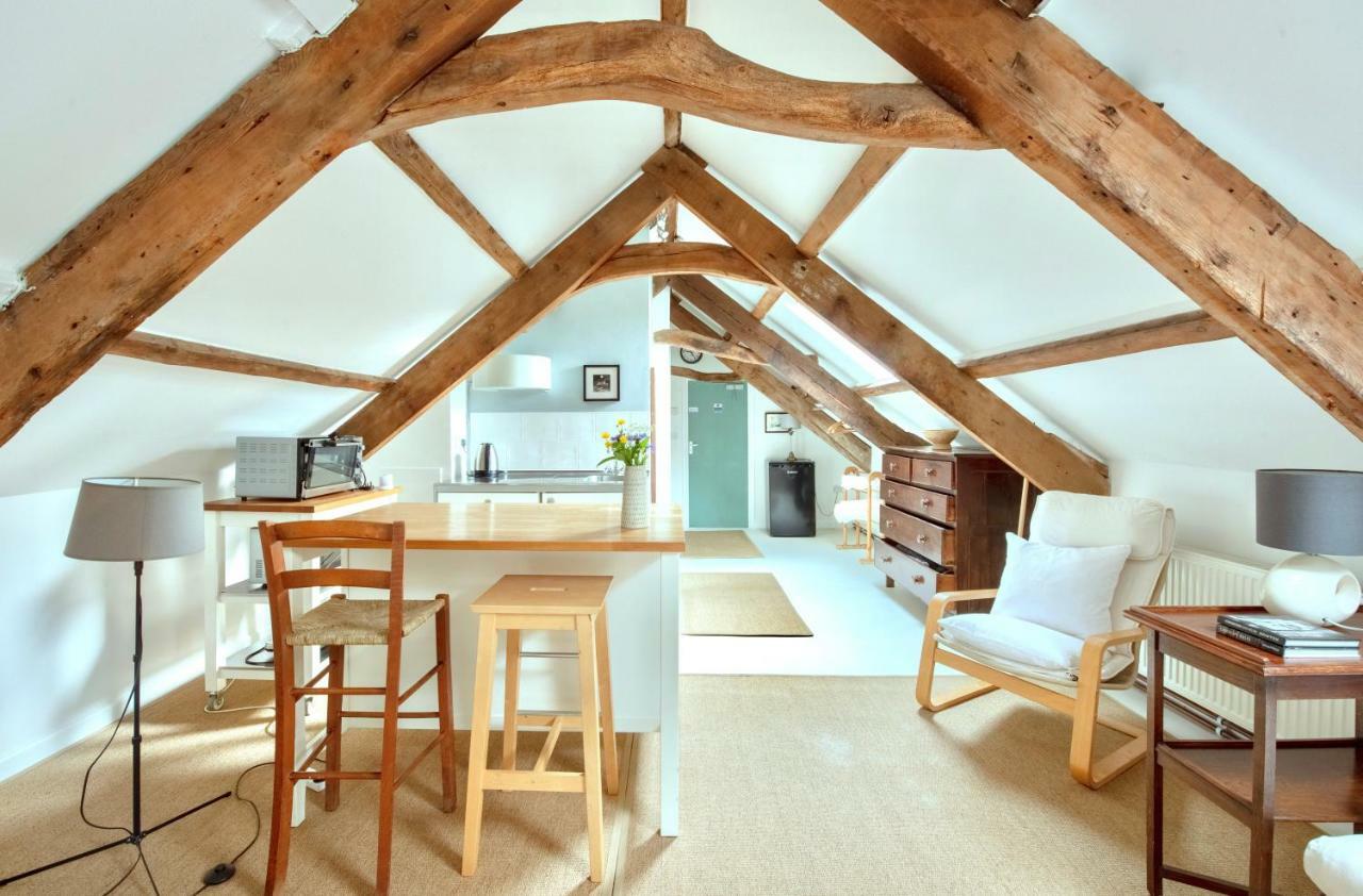 The Attic Apartment, Quay Street Studios Cardigan Ngoại thất bức ảnh